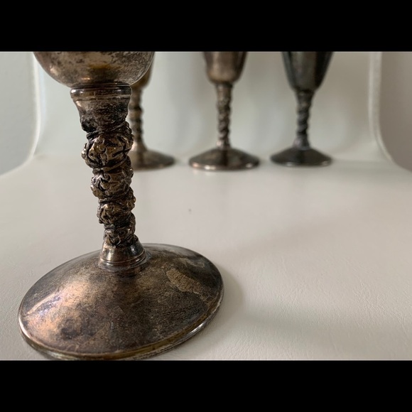 Glasses - Picture 3 of 5